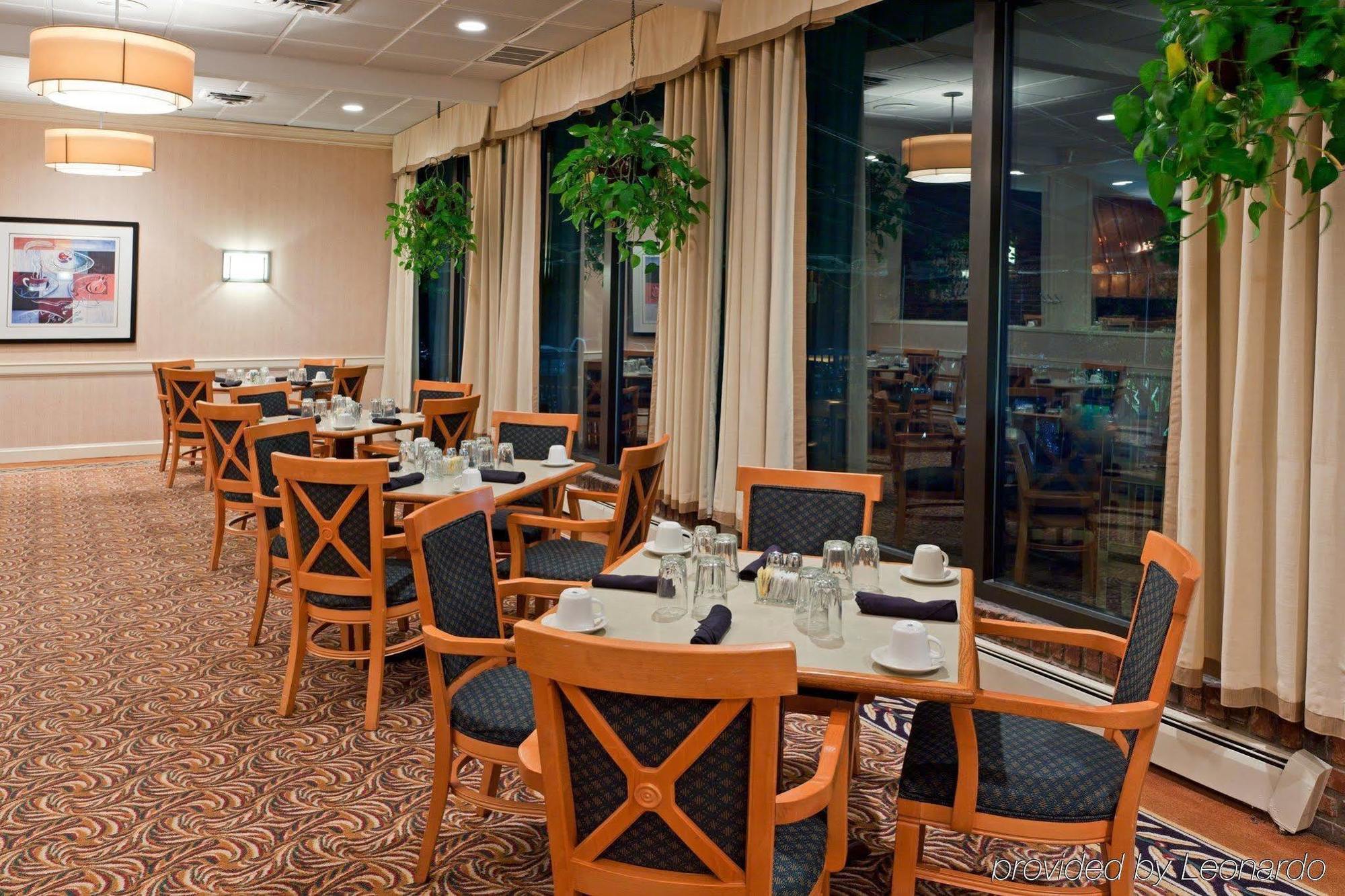 Holiday Inn Johnstown-Gloversville Ресторант снимка